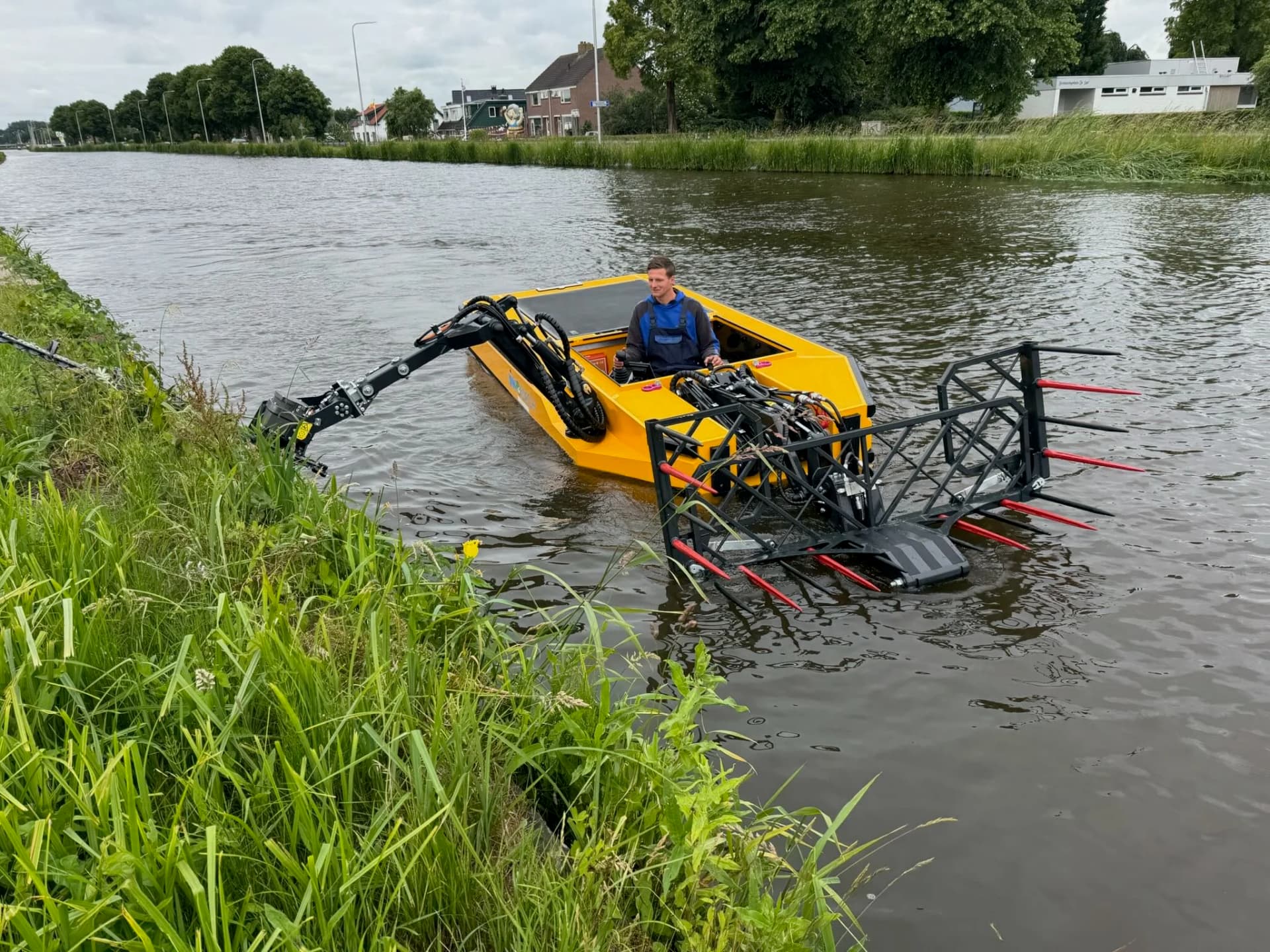 Raptor Maaiboot in actie